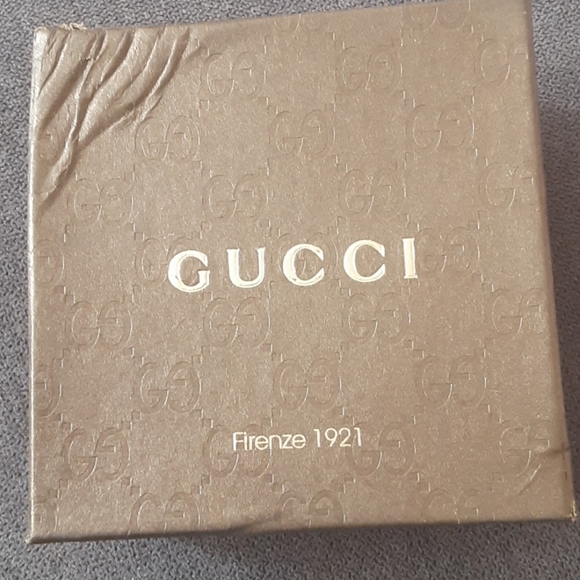 Authentic Leather Gucci Belt - Picture 1 of 4
